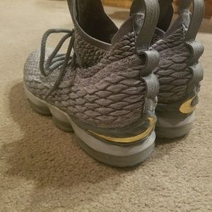 LeBron 15